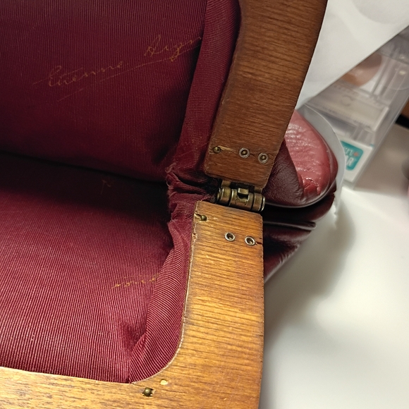60\'s-70\'s Rare Vintage Etienne Aigner Red Leather Clutch with Wooden Handle